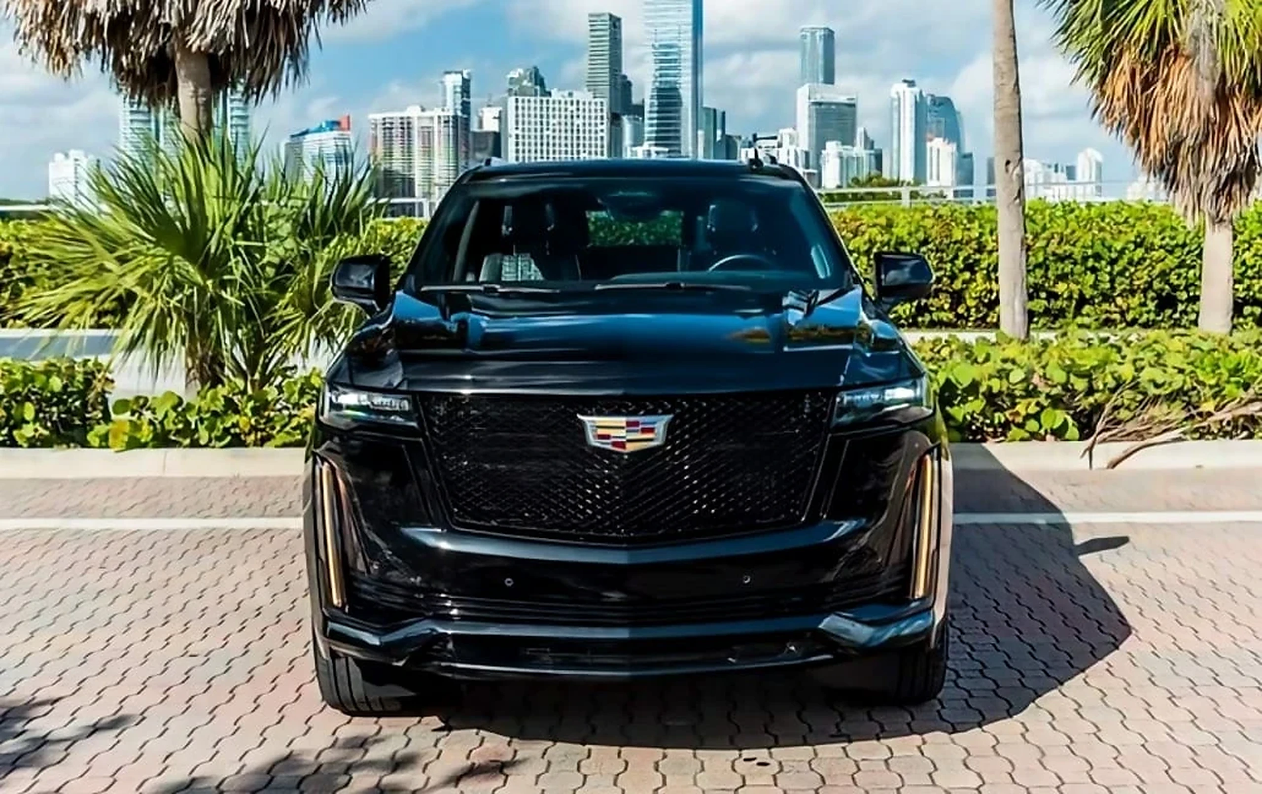 Cadillac Escalade ESV detail relevant to private jet & fbo delivery on MIAMI / CAR