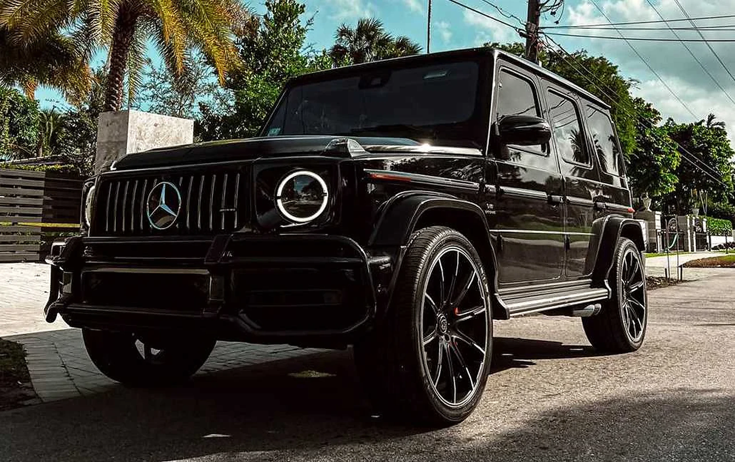 Mercedes-AMG G 63 detail relevant to holiday luxury car rentals on MIAMI / CAR