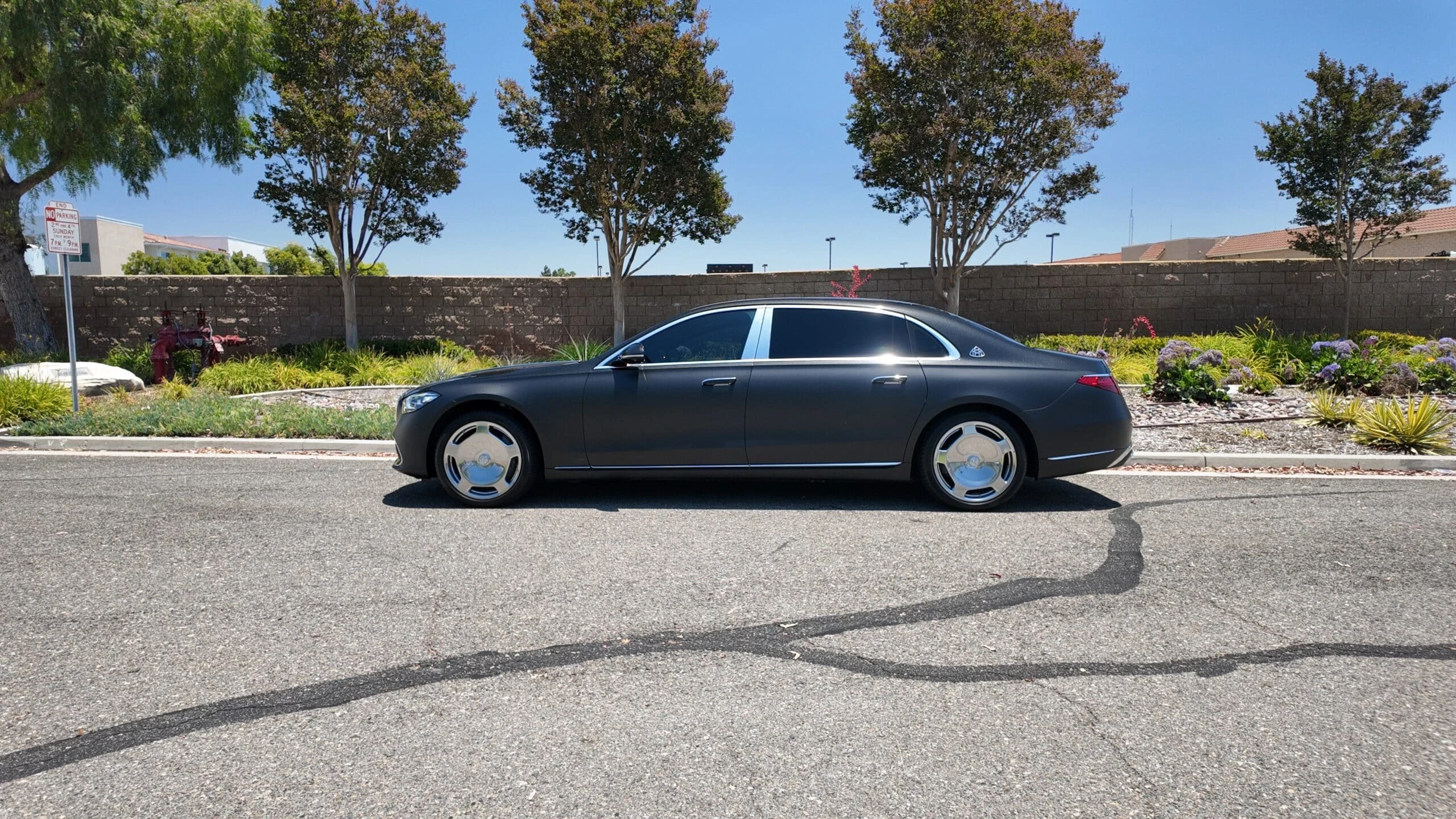 Mercedes-Maybach S 580 detail relevant to gala and red-carpet car rentals on MIAMI / CAR