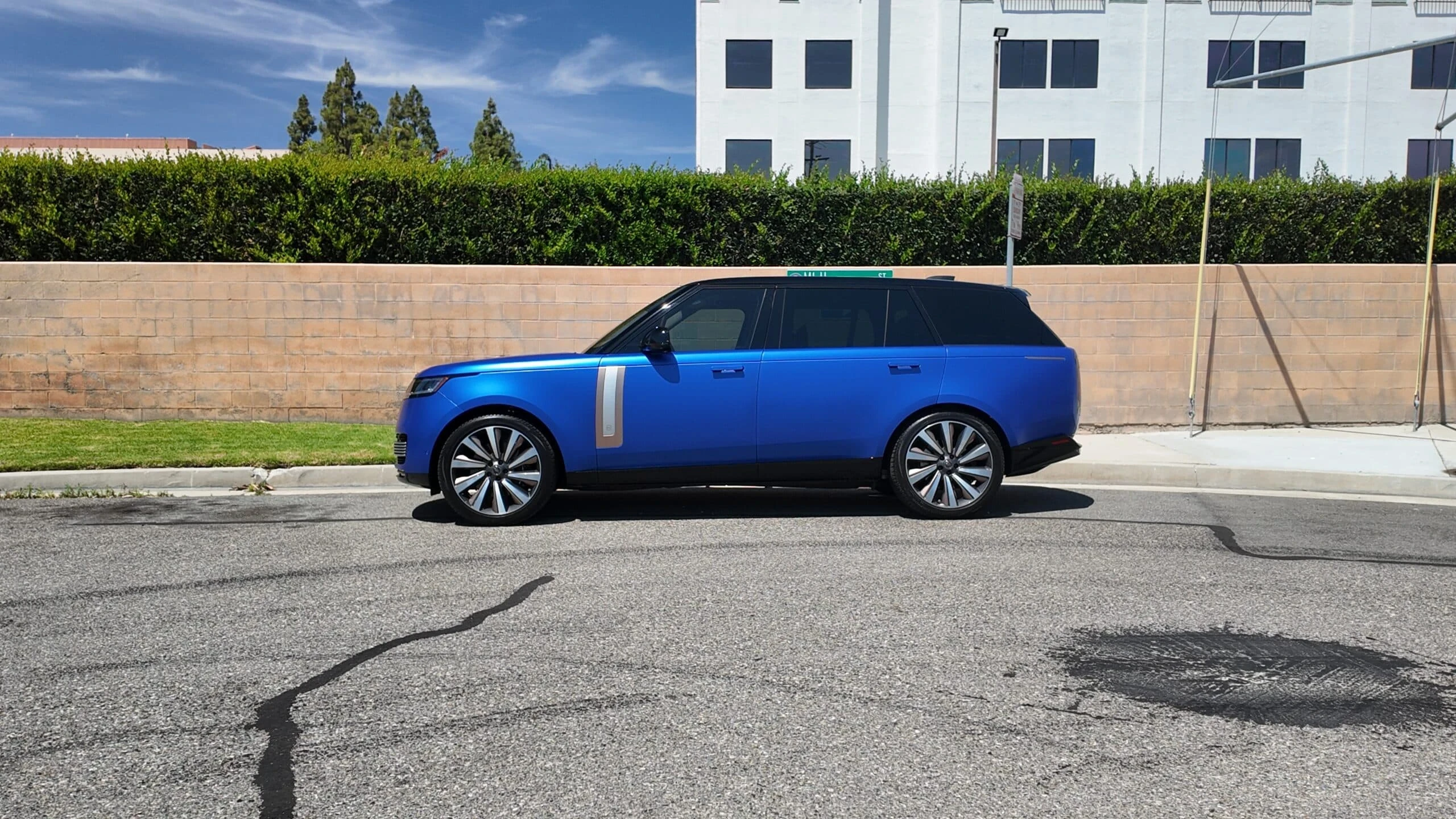 Range Rover SV selected for MIAMI / CAR
