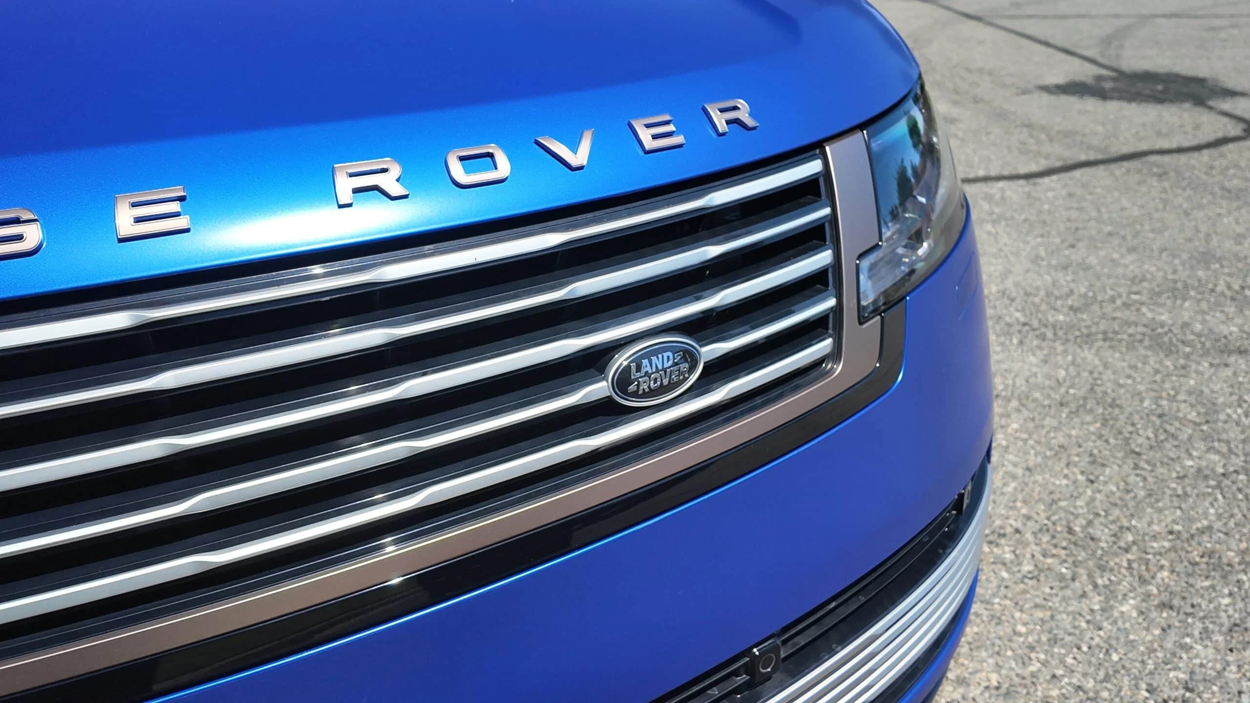 Range Rover SV photographed for the MIAMI / CAR contact guide