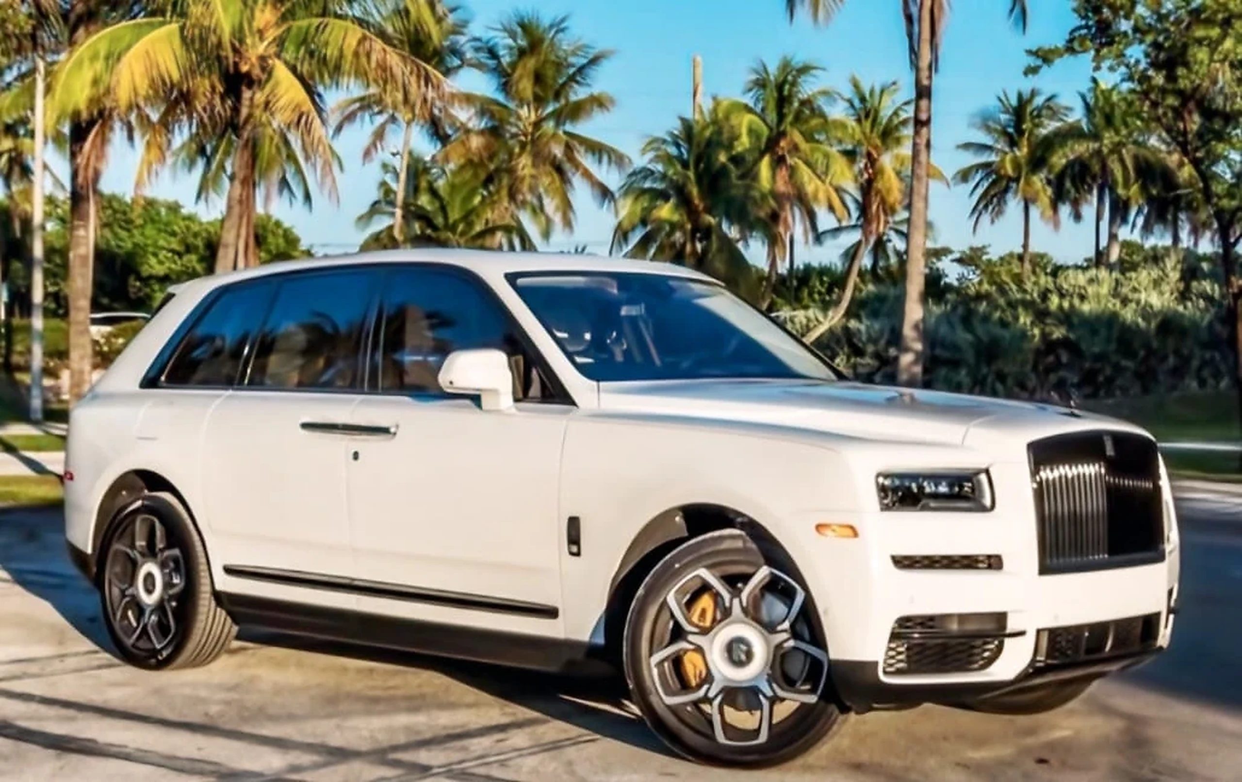 Rolls-Royce Cullinan Black Badge detail relevant to miami villa car delivery on MIAMI / CAR